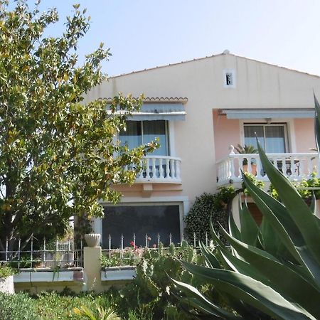 rez de chaussée studio climatisé dans villa Aigues-Mortes Extérieur photo
